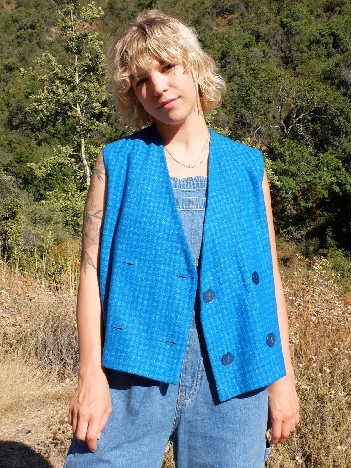 60s Mod Bright Blue Houndstooth Sleeveless Button Up Vest