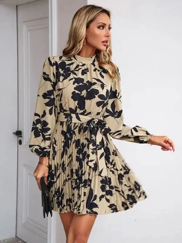 Vacation casual long-sleeved round neck pleated dress